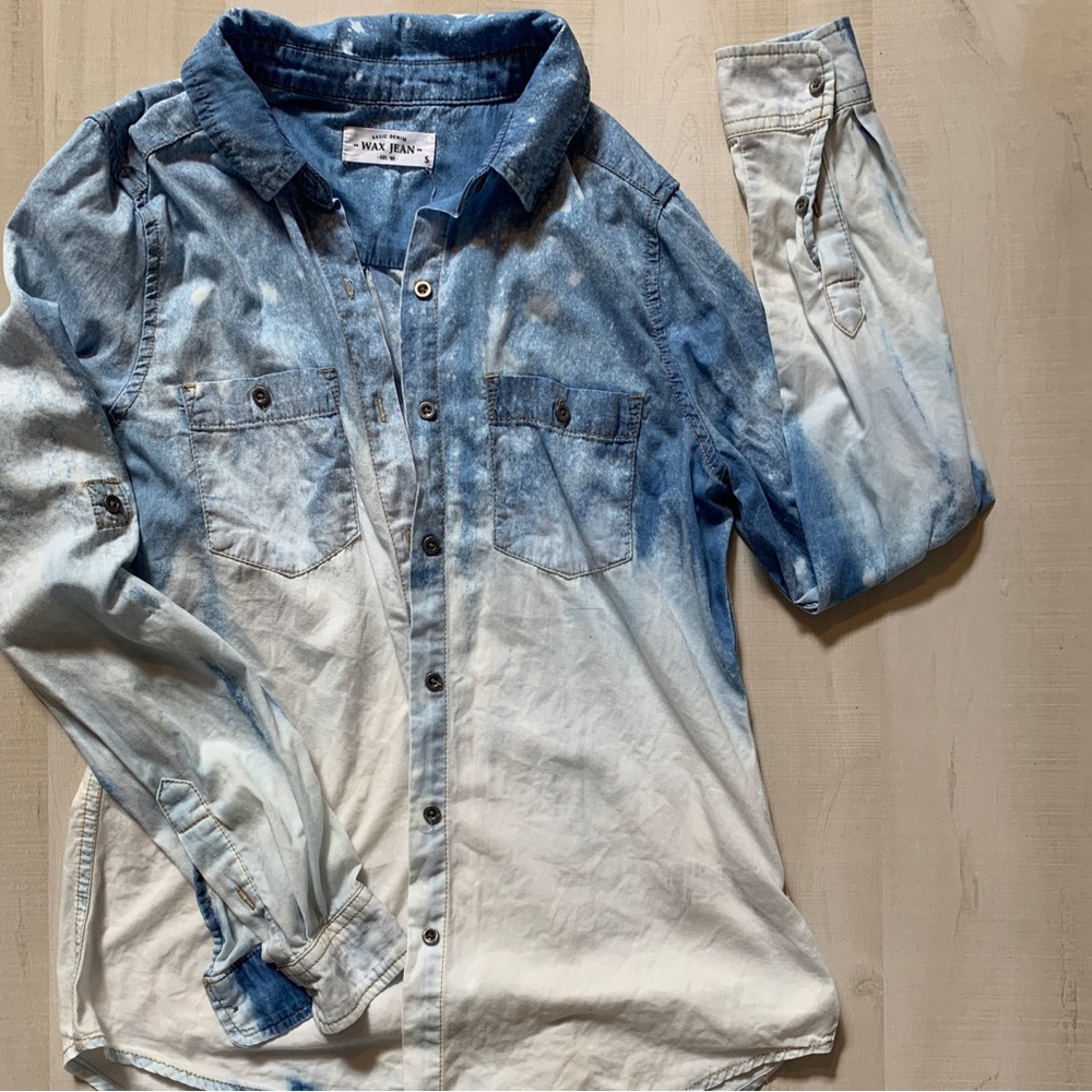 Wax jean Bleached Chambray Button Up Shirt small